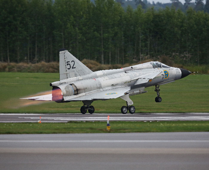 AJS 37 Viggen från SwAFH - Swedish Airforce Historic Flight. Foto: Gunnar Åkerberg.