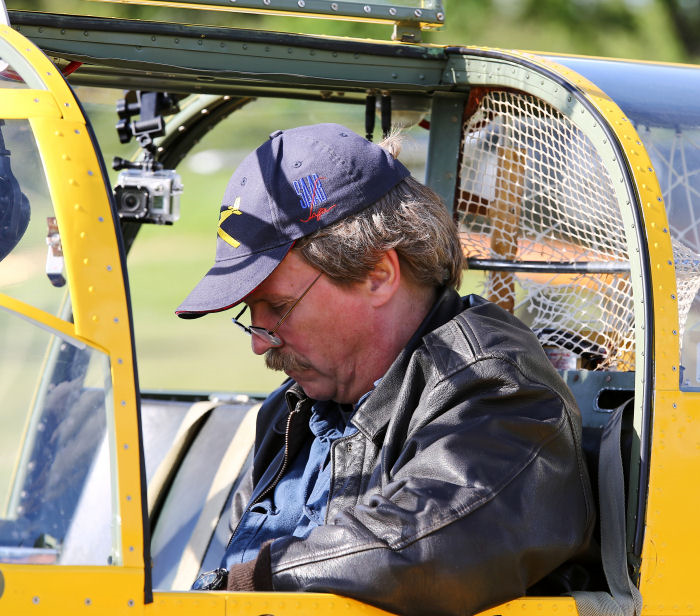 Christer Sidelöv i en Saab Safir. Foto: Gunnar Åkerberg.