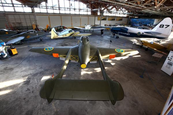 Västerås Flygmuseum http://www.flygmuseum.com/ håller till i CVV-hangaren på Västerås Flygplats som nu också blir vinterhem för Congo Queen fram till nästa säsong... Foto: Gunnar Åkerberg.