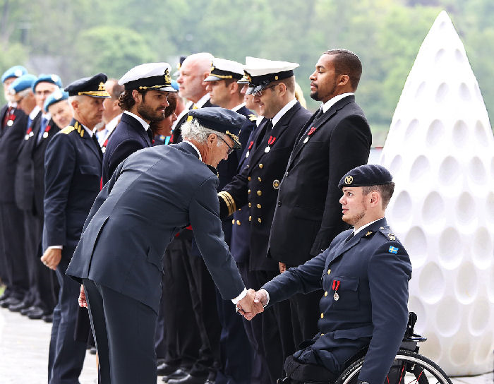 Den 29 maj högtidlighålls årligen Veterandagen i anslutning till FN-monumentet och minnesmärket Restare som är ett nationellt minnesmärke för svenska civila och militära veteraner. Foto: Gunnar Åkerberg.