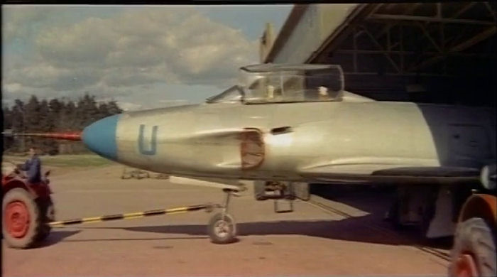 Lansenprototypen redo att provflygas ur filmen Attackflyg från 1957.