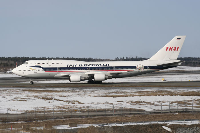 Thai Airways International Boeing B747-4D7 HS-TGP i intressant retro-målning. Foto: Hans Groby.