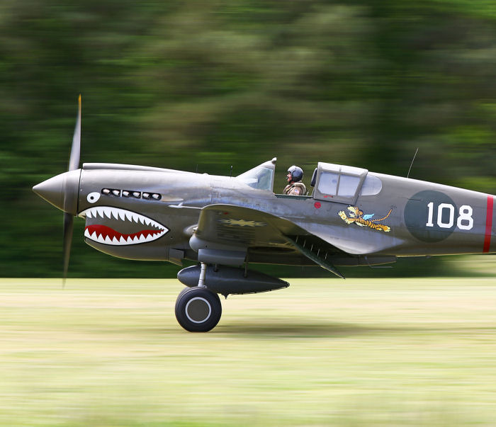 Curtiss P-40 fångad under Warbirds Over The Beach. Foto: Gunnar Åkerberg