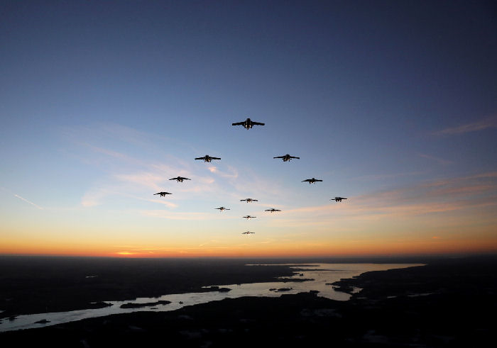 Air-to-air bild av Flygskolans flygande julhälsning 2016 tagen från en SK 60. Foto Gunnar Åkerberg  