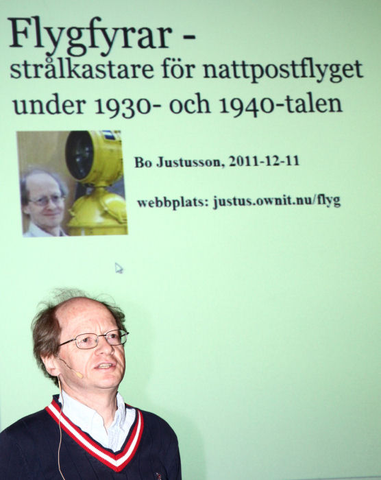 Bo Justussons intressanta föredrag handlade om flygfyrarnas betydelse för nattpostflyget under 1930-och 1940-talen. Foto: Gunnar Åkerberg