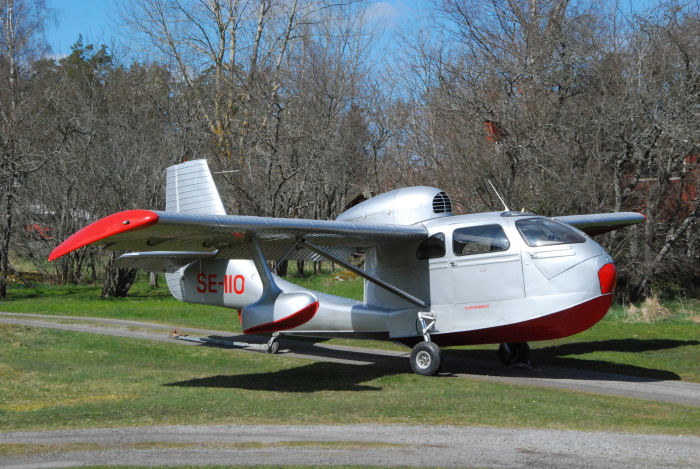 En Republic RC-3 Sea Bee i vårsolen i Vallentuna. Foto: Bengt Simson.