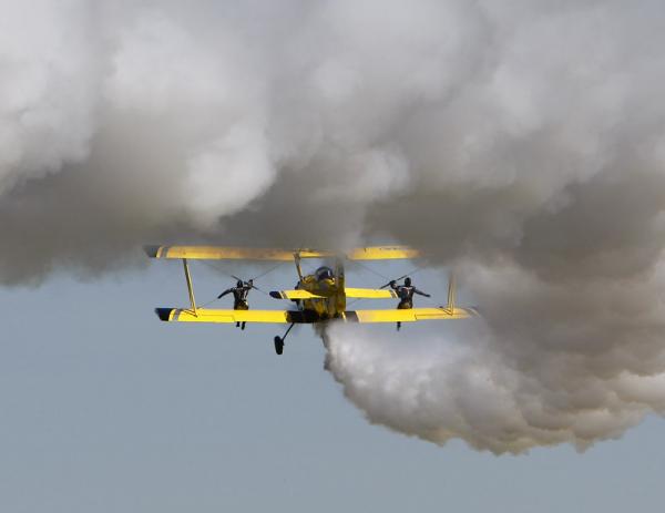 Ingen flygdag i Västerås är komplett utan Jakob Holländer och hans våghalsiga Skycats! Foto: Gunnar Åkerberg