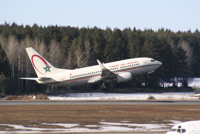 Royal Air Maroc Boeing B737-700 CN-ROD, Start bana 08. Flygbolagstitlar på engelska på högra sidan av planet. Foto: Hans Groby