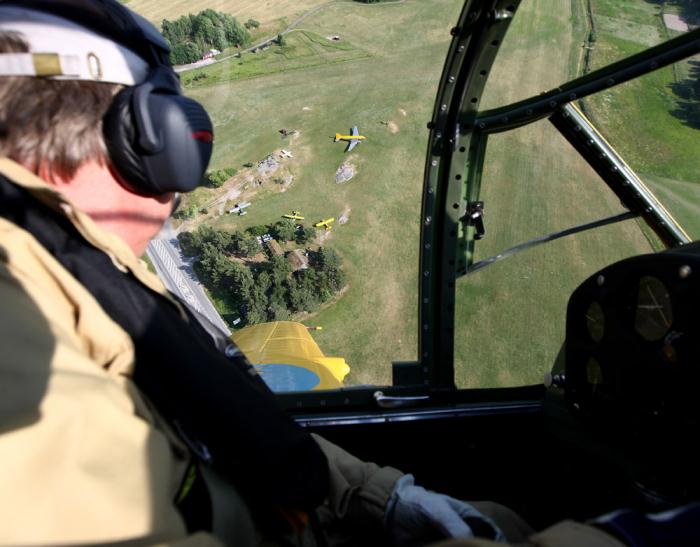 Ett fält som fortfarande är aktivt i Stockholmsområdet är Vallentuna flygfält, där Åke Jansson bland annat har sin DC-3 baserad under sommarhalvåret. Foto: Gunnar Åkerberg.