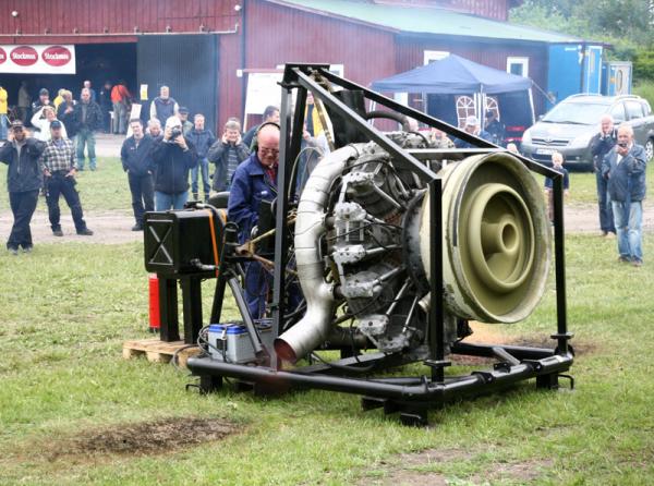 Hans Mårtensson stod för helgens ljudligaste show - ljuv musik från Wright Cyclone R-1820! Foto: Gunnar Åkerberg.