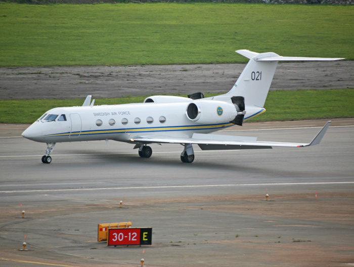 TP 102A Gulfstream IV FV-nr 102001 fotograferad på Bromma flygplats. Planet såldes till Klippans kommun för att bli undervisningsmateriel vid flygteknikerutbildningen på Ljungbyhed. Foto: Gunnar Åkerberg.