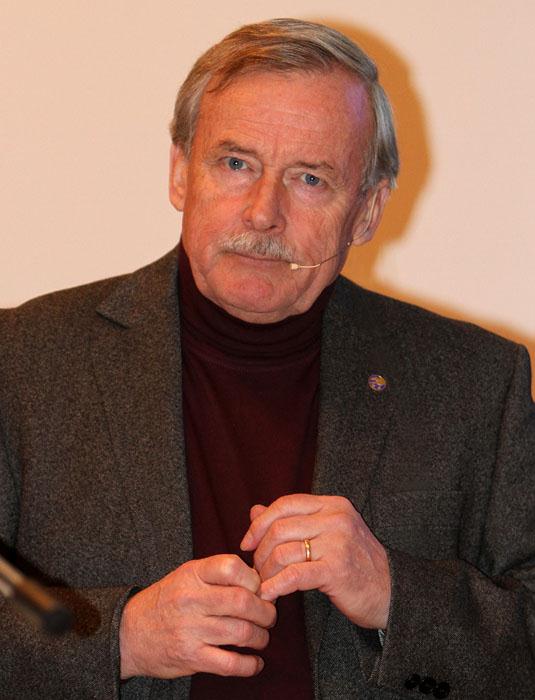 Stig Holmström i berättartagen. Foto: Gunnar Åkerberg