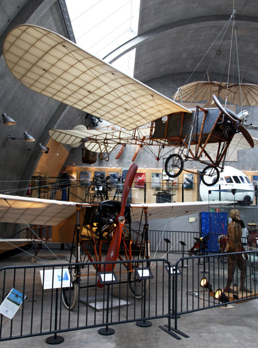 Den klassiska ”Bryggarkärran”, en Nyrop-Bleriot 3, Aeroplan nr 1, finns idag bevarat på Tekniska museet  (på bilden, hängande i taket) Foto: Gunnar Åkerberg 