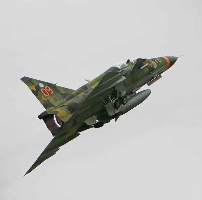 I framtiden kommer förhoppningsvis SwAFHF:s AJS 37 Viggen få sällskap av den tvåsitsiga SK 37 Viggen som föreningen för närvarande arbetar med att få luftvärdig. Kom och lyssna på Ulf Nylöfs föredrag om SwAFHF:s spännande framtidsplaner! Foto: Gunnar Åkerberg. I framtiden kommer förhoppningsvis SwAFHF:s AJS 37 Viggen få sällskap av den tvåsitsiga SK 37 Viggen som föreningen för närvarande arbetar med att få luftvärdig. Kom och lyssna på Ulf Nylöfs föredrag om SwAFHF:s spännande framtidsplaner! Foto: Gunnar Åkerberg.