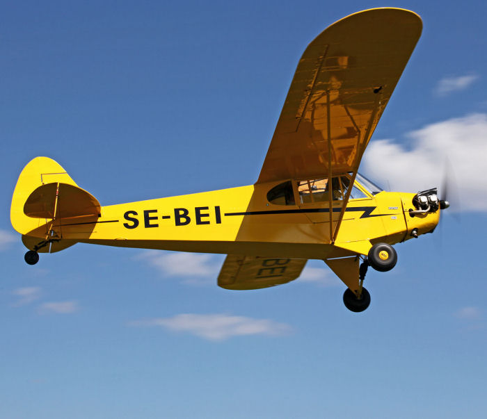 Piper Cub, är en klassisk taildragger som ofta besöker Håtuna. Foto: Gunnar Åkerberg