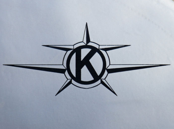 Konstruktören Hanns Klemm:s logotyp är målad på SE-BGA:s fena. Foto: Gunnar Åkerberg