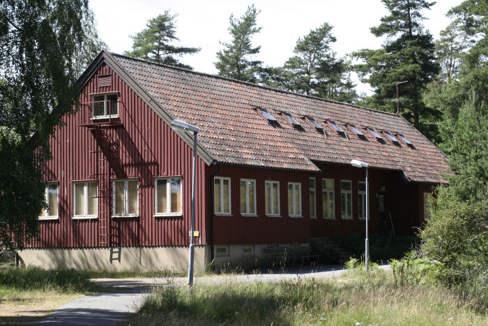 Tullingegruppen  renoverar Flygvapenmuseets Donnet-Lévêque L II Flygbåt 10  Flygfisken i den gamla manskapsmässen inom F 18:s gamla flottiljområde.