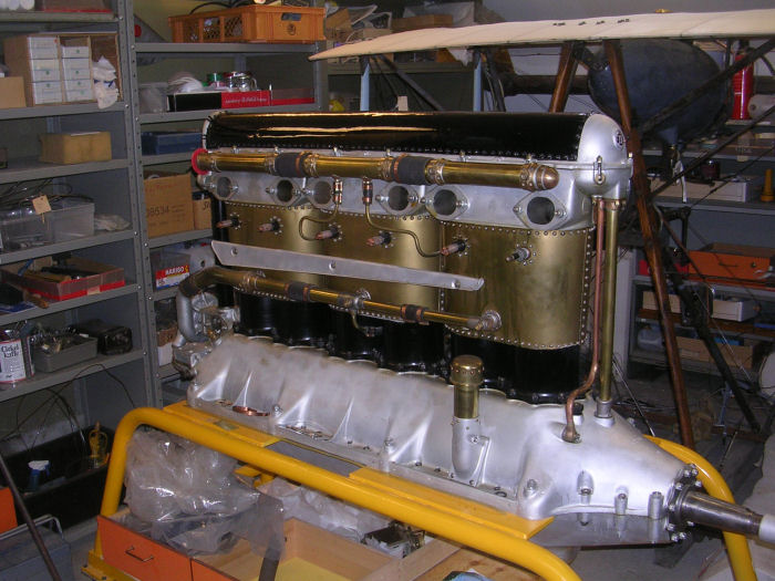 Motor Isotta-Fraschini V6, ca 250 hk Genom en bytesaffär 1994 med italienska flygvapnet fick Flygvapenmuseum en originalmotor. Foto: Bernt Olsson