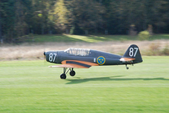 Klemm Kl 35D, SE-AKN flyger igen för första gången sedan förra seklet med provflygare Mikael Carlson vid spakarna. Foto: Bengt Simson.