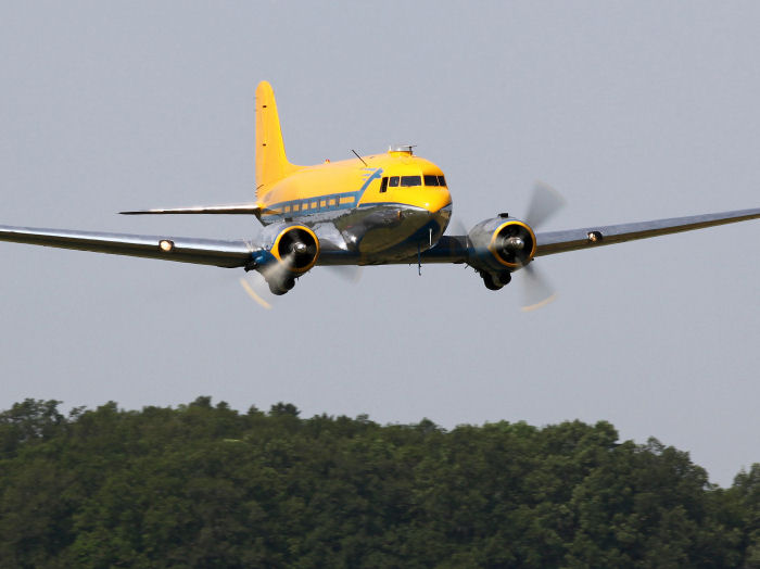 . Ingen Roll Out är komplett utan Åke Jansson och Vallentuna Aviatörförening med sin DC-3/C-47 Foto: Gunnar Åkerberg