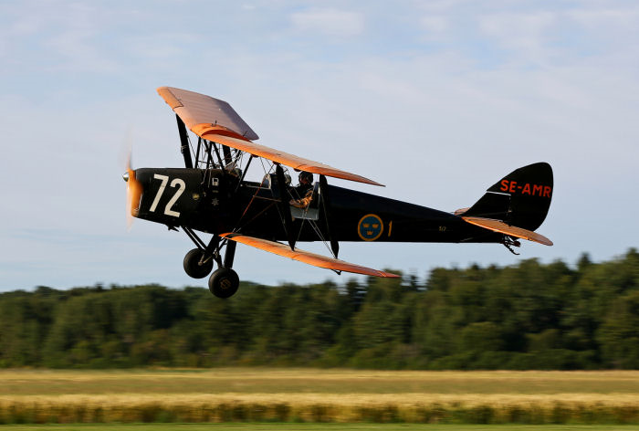 Henrik Lundh i sin Tiger Moth, SE-AMR. Foto: Gunnar Åkerberg