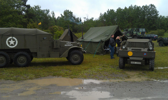 Militärfordon och tält uppskattades av publiken. Foto: Bernt Olsson.