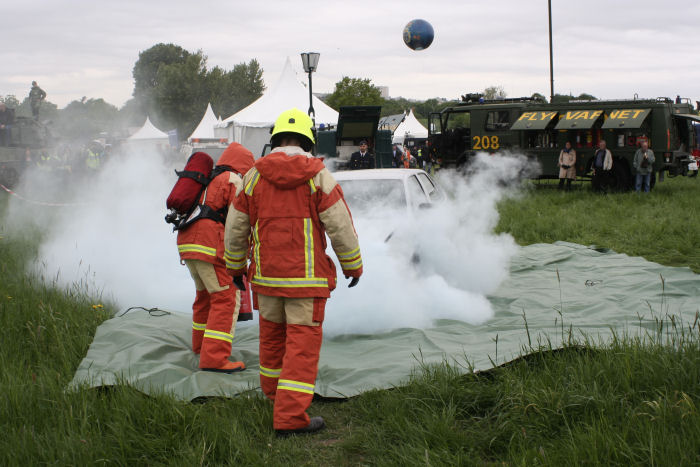 Flygvapnets räddningsfordon hade förevisning. De kom från Uppsala men tillhör F 21. Foto: Hans Groby.